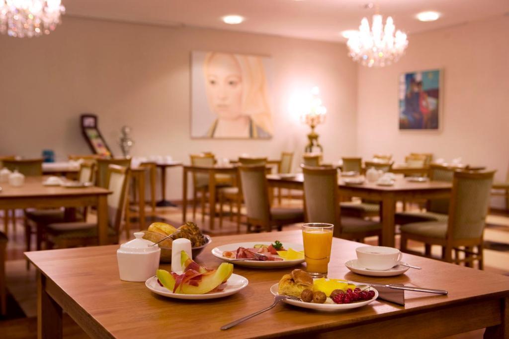 Ross Hotel シュトゥットガルト エクステリア 写真