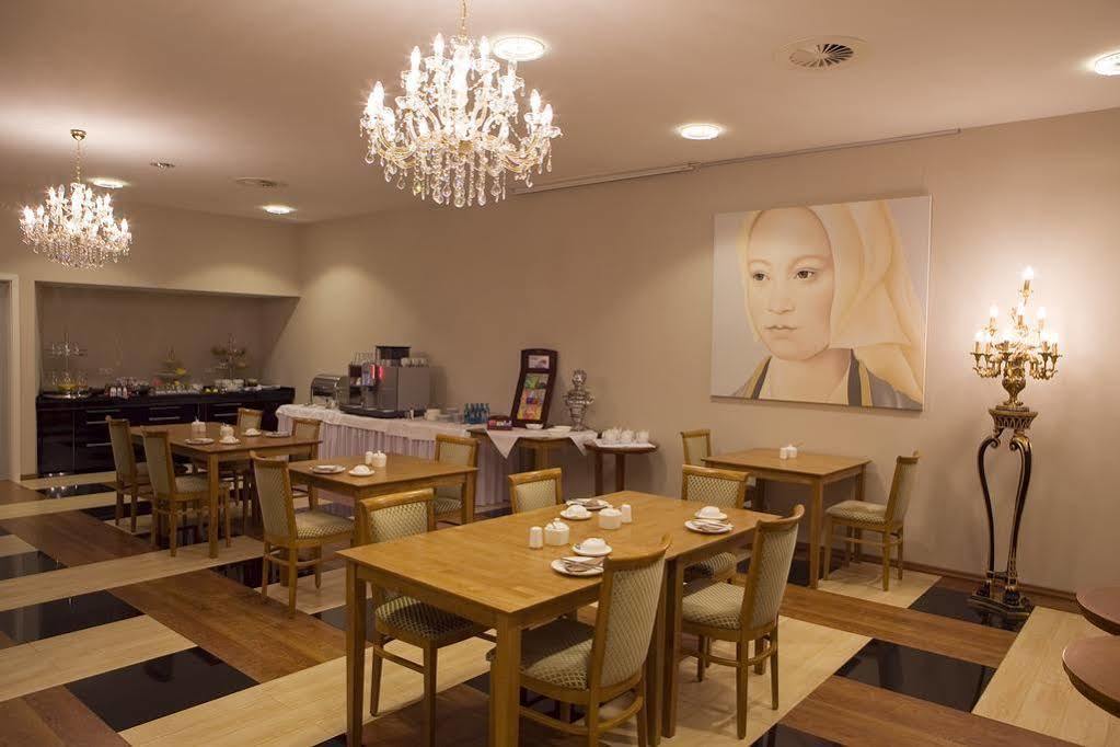 Ross Hotel シュトゥットガルト エクステリア 写真